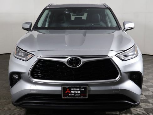 Used 2021 Toyota Highlander XLE image 13