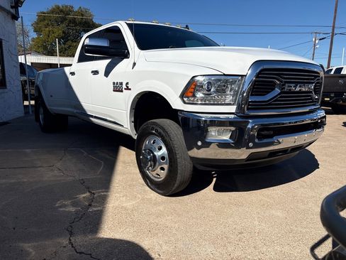Used 2018 RAM 3500 Laramie Longhorn image 4