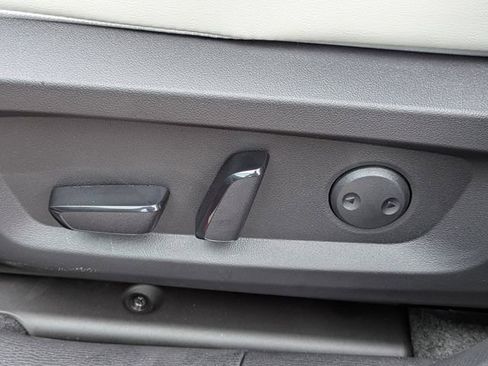 New 2025 Mitsubishi Outlander SE image 23