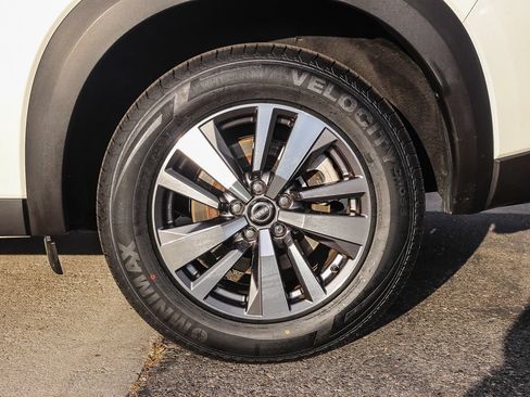 Used 2023 Nissan Pathfinder SL FWD image 11