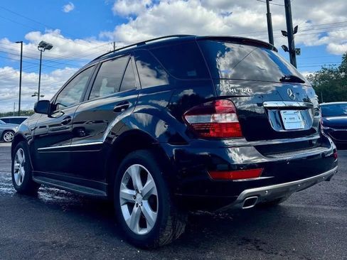 Used 2009 Mercedes-Benz ML 320 ML 320 BlueTEC AWD 4MATIC 4dr image 3