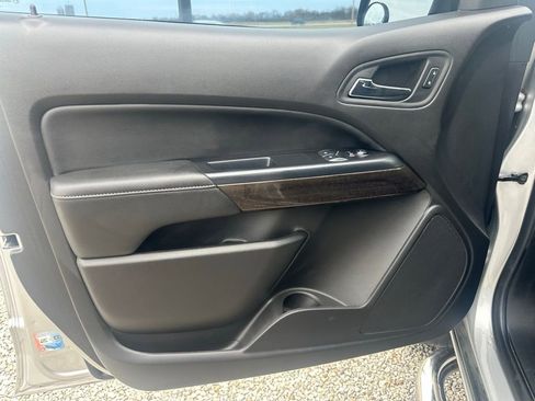 Used 2016 GMC Canyon SLE w/ SLE Convenience Package image 12