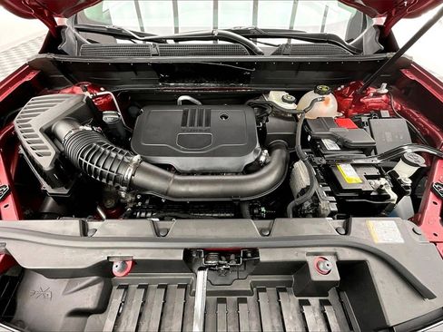 Used 2023 GMC Acadia SLE w/ Driver Convenience Package image 10