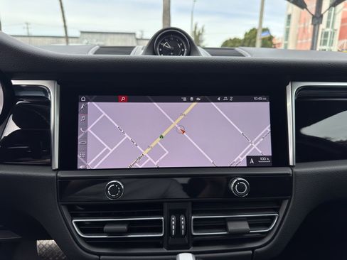 Used 2024 Porsche Macan image 25