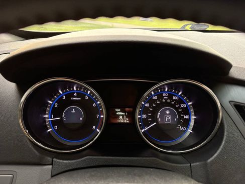 Used 2012 Hyundai Sonata SE w/ Navigation & Sunroof Pkg FWD image 16