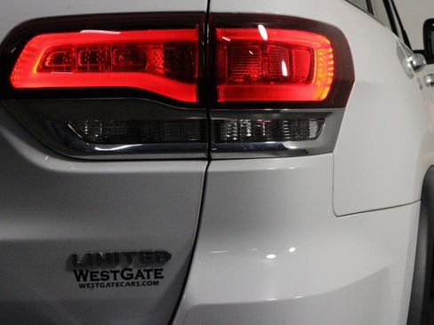 Used 2021 Jeep Grand Cherokee Limited w/ Sun & Sound Group image 47