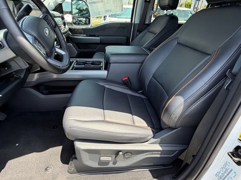 New 2026 Ford F250 Lariat w/ Black Appearance Package AWD/4WD image 18