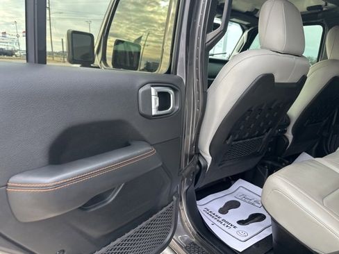 Used 2021 Jeep Gladiator Mojave image 27