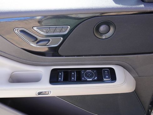 Used 2022 Lincoln Aviator Reserve w/ Equipment Group 201A image 9