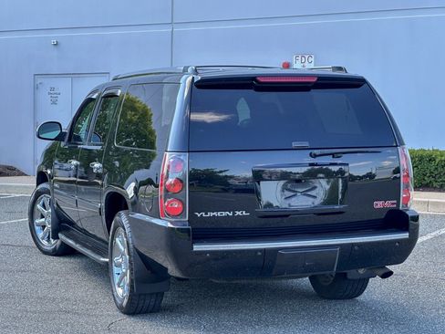Used 2013 GMC Yukon XL Denali AWD/4WD image 12