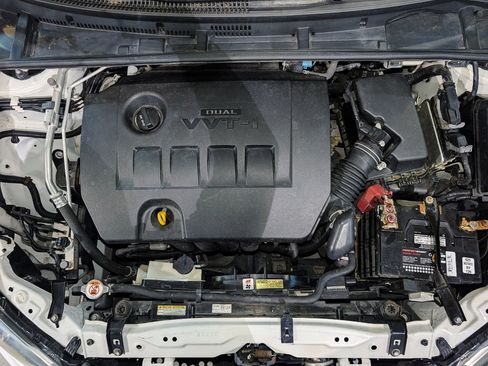 Used 2018 Toyota Corolla LE FWD image 46
