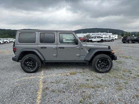 Used 2023 Jeep Wrangler Unlimited w/ Cold Weather Group AWD/4WD image 7