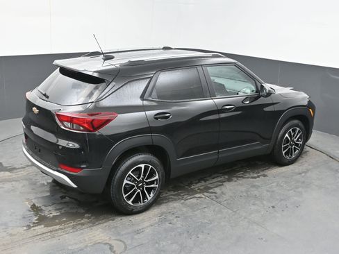 New 2026 Chevrolet TrailBlazer LT w/ Driver Confidence Package FWD image 38