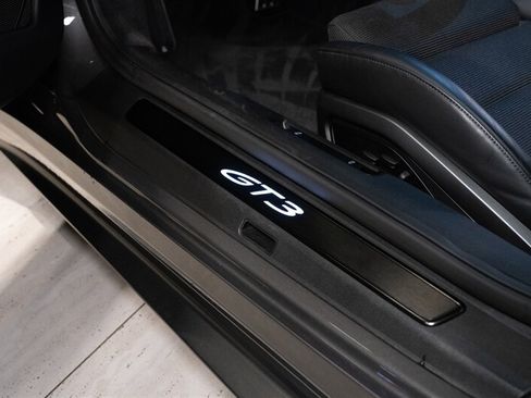 Used 2022 Porsche 911 GT3 RWD image 14