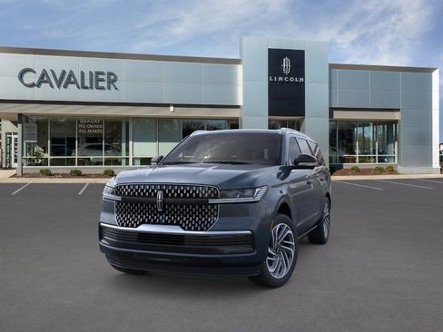 New 2026 Lincoln Navigator Reserve AWD/4WD image 2