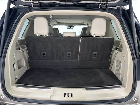 Used 2020 Lincoln Navigator Reserve w/ Luxury Package image 29