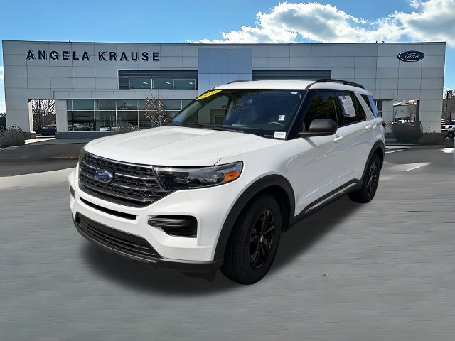 Used 2021 Ford Explorer XLT RWD image 3