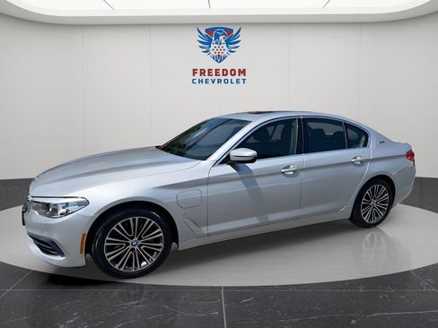 Used 2019 BMW 530e xDrive w/ Convenience Package AWD/4WD image 2