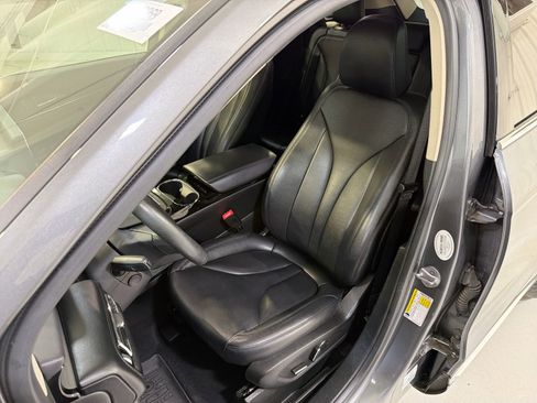 Used 2022 Lincoln Nautilus FWD w/ Premium Package image 10