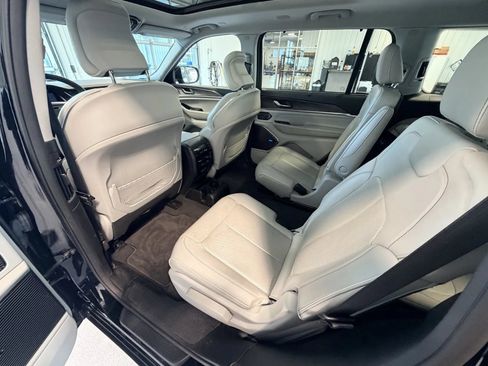 Used 2022 Jeep Grand Cherokee L Overland w/ Luxury Tech Group IV AWD/4WD image 13