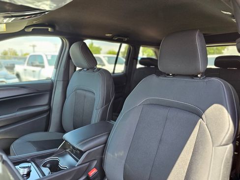 New 2026 Jeep Grand Cherokee Laredo RWD image 21