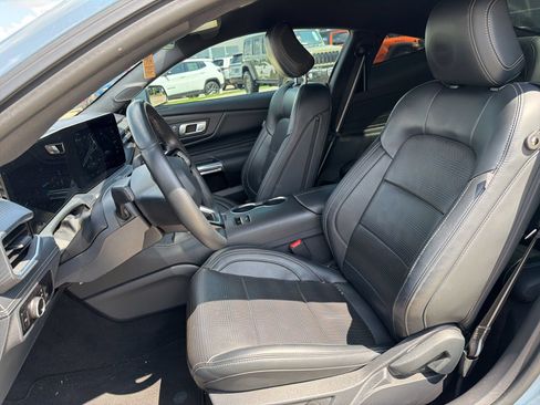 Used 2025 Ford Mustang Premium RWD image 10