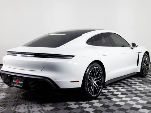 Used 2021 Porsche Taycan 4S image 7