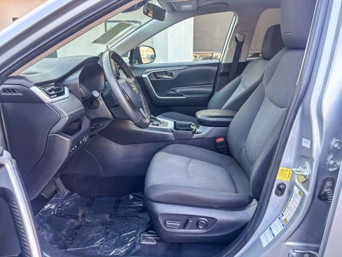 Used 2021 Toyota RAV4 XLE w/ Convenience Package image 20