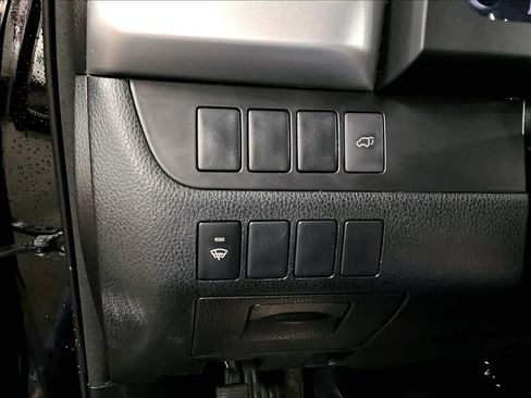 Used 2016 Toyota Highlander Plus AWD/4WD image 35