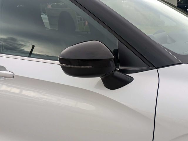 New 2026 Mitsubishi Outlander LE FWD image 12