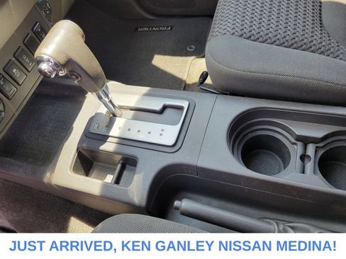 Used 2018 Nissan Frontier SV w/ Value Truck Package AWD/4WD image 12