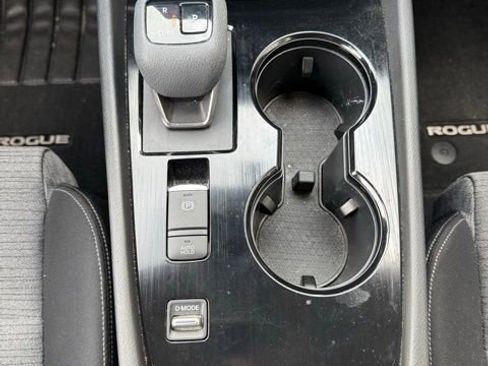 Certified 2023 Nissan Rogue SV FWD image 14