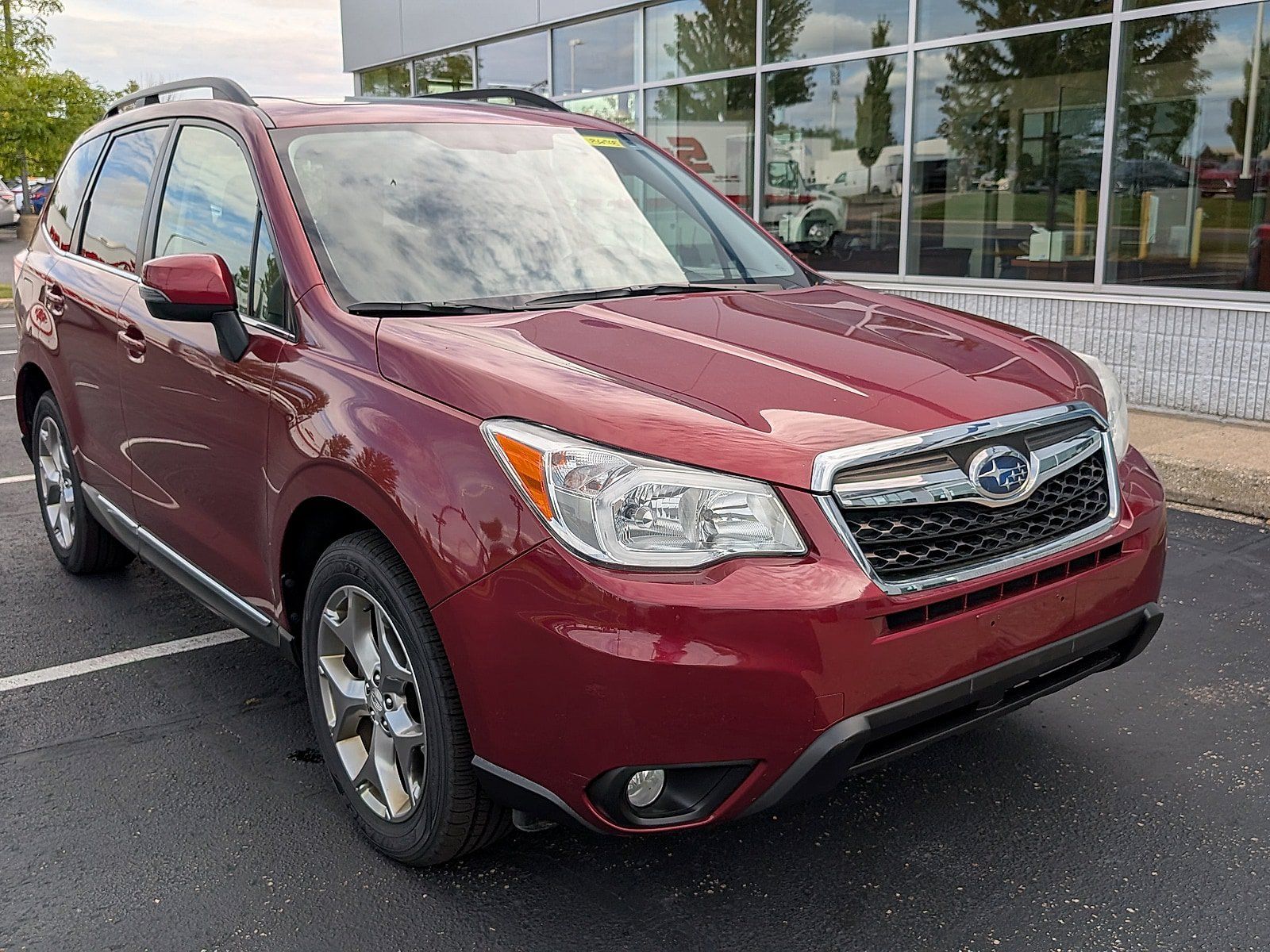 Used 2015 Subaru Forester 2.5i Touring AWD/4WD image 1