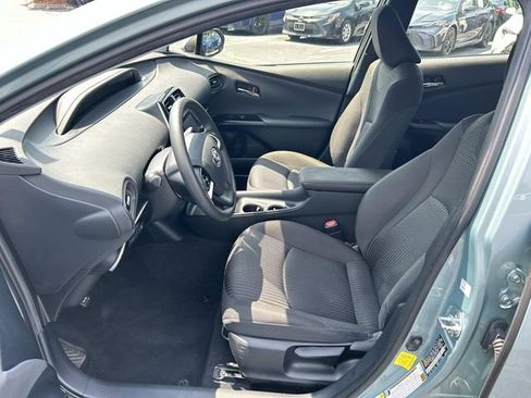 Used 2016 Toyota Prius Two FWD image 19