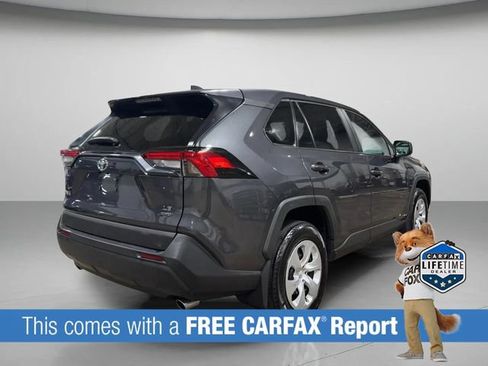 Used 2024 Toyota RAV4 LE AWD/4WD image 4