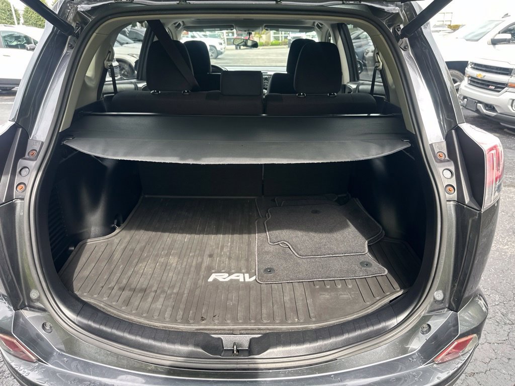 Used 2016 Toyota RAV4 XLE AWD/4WD image 33