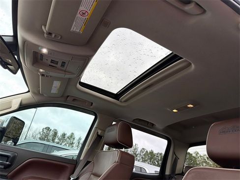 Used 2017 Chevrolet Silverado 2500 High Country w/ Duramax Plus Package image 31