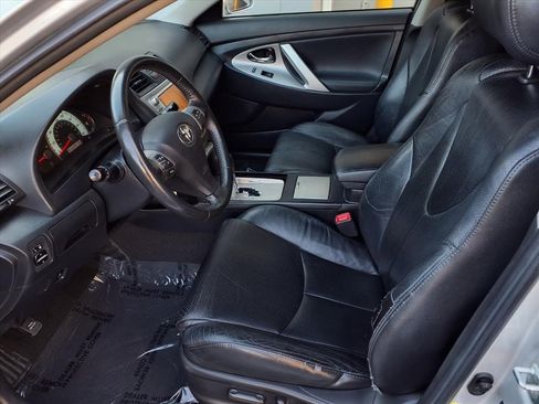 Used 2011 Toyota Camry SE image 16