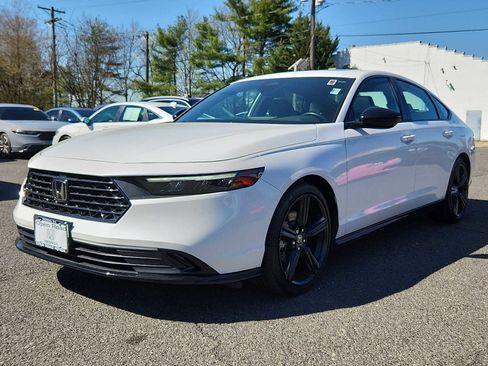 Used 2025 Honda Accord Sport image 3