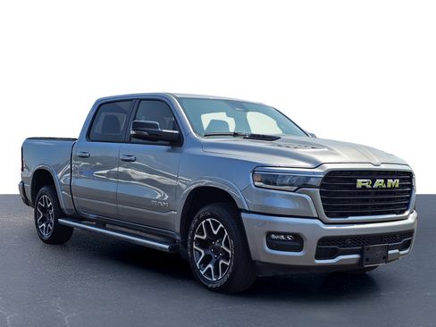 Used 2025 RAM 1500 Laramie w/ Sport Appearance Package AWD/4WD image 5