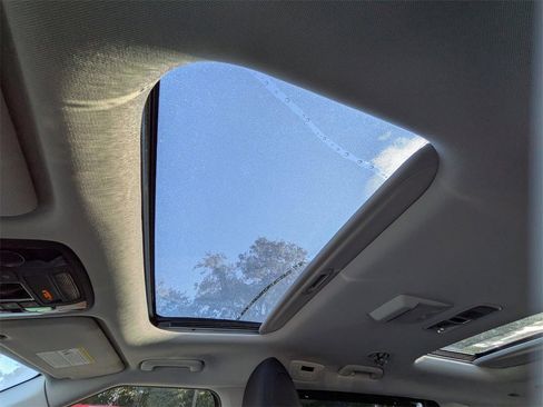 Used 2024 Kia Carnival SX Prestige image 24