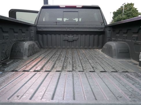 Used 2024 Chevrolet Silverado 1500 LT image 11