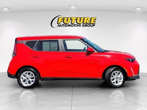 Used 2025 Kia Soul S FWD image 9