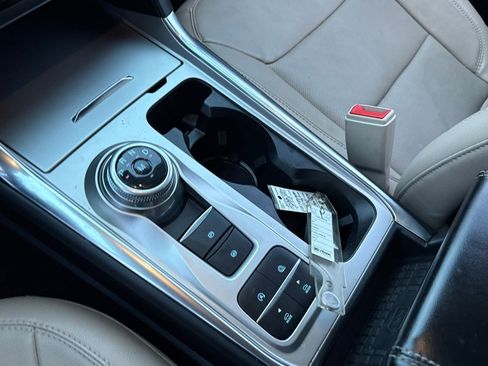Used 2020 Ford Explorer Limited image 22