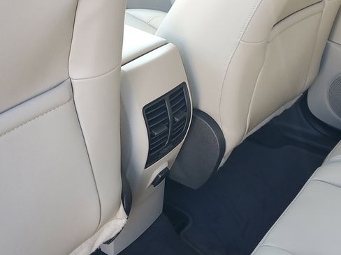 Used 2018 Ford Escape SEL FWD image 12