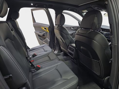 Used 2025 Audi Q7 3.0T Prestige w/ Prestige Package image 13