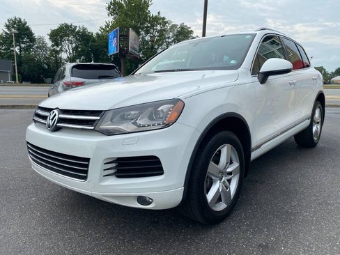 Used 2014 Volkswagen Touareg TDI AWD/4WD image 7