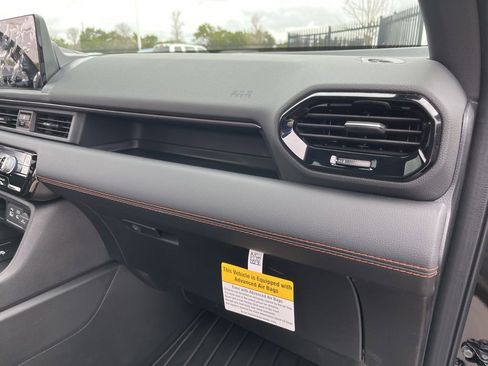 Certified 2025 Honda Pilot TrailSport image 33