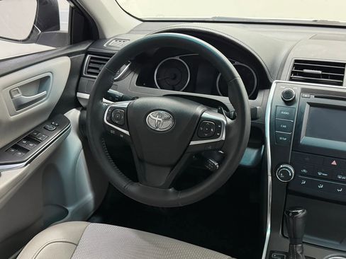 Used 2017 Toyota Camry SE FWD image 21