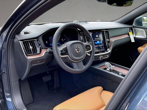 New 2026 Volvo V60 B5 Cross Country Ultra w/ Protection Package Premier AWD/4WD image 7